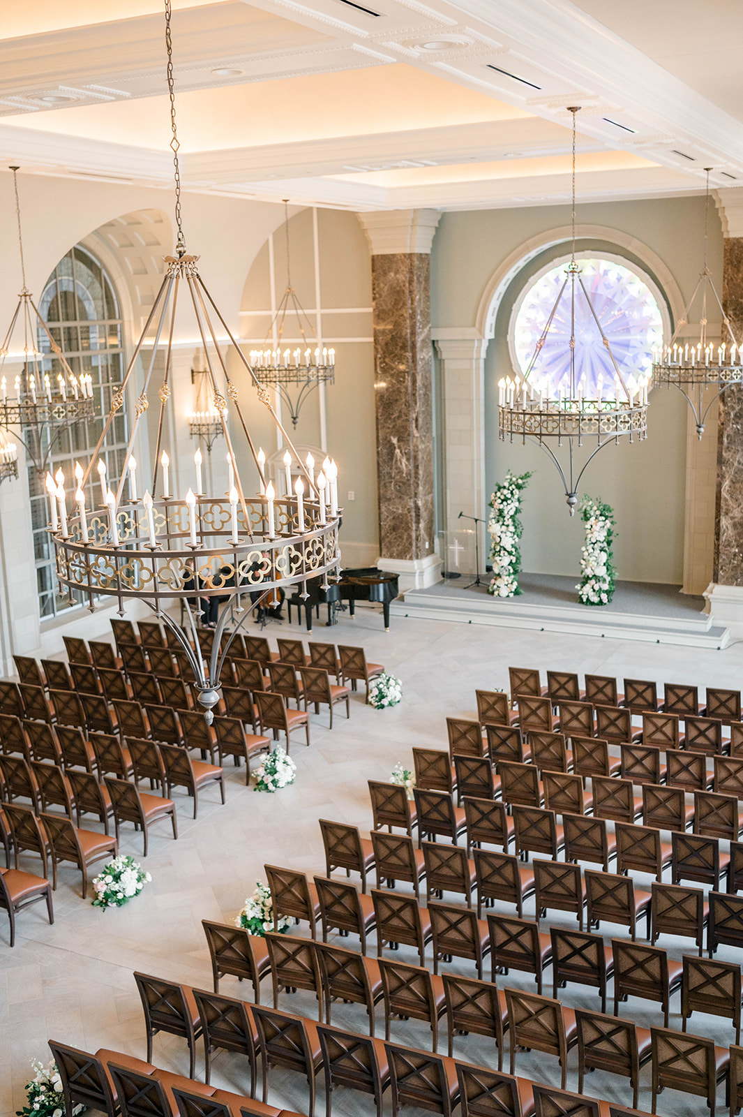 Tennessee Wedding with Timeless Color Palette