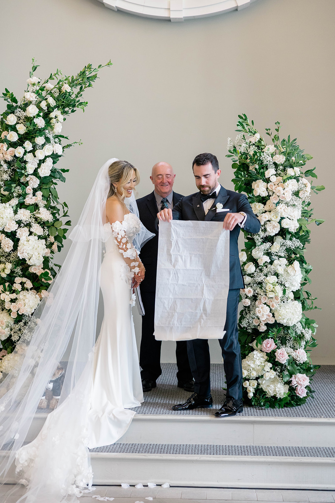 Tennessee Wedding with Timeless Color Palette