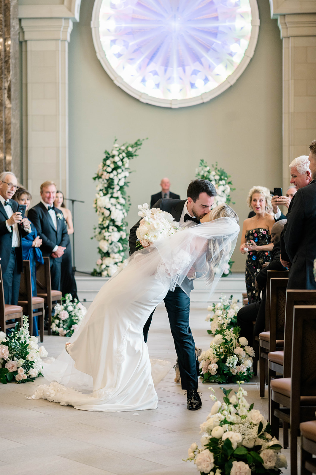 Tennessee Wedding with Timeless Color Palette