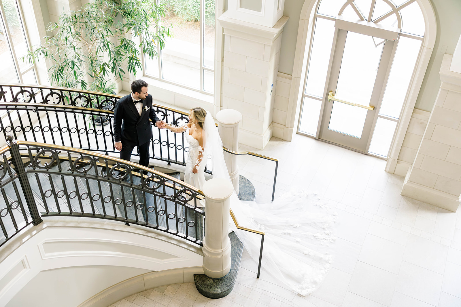 Tennessee Wedding with Timeless Color Palette