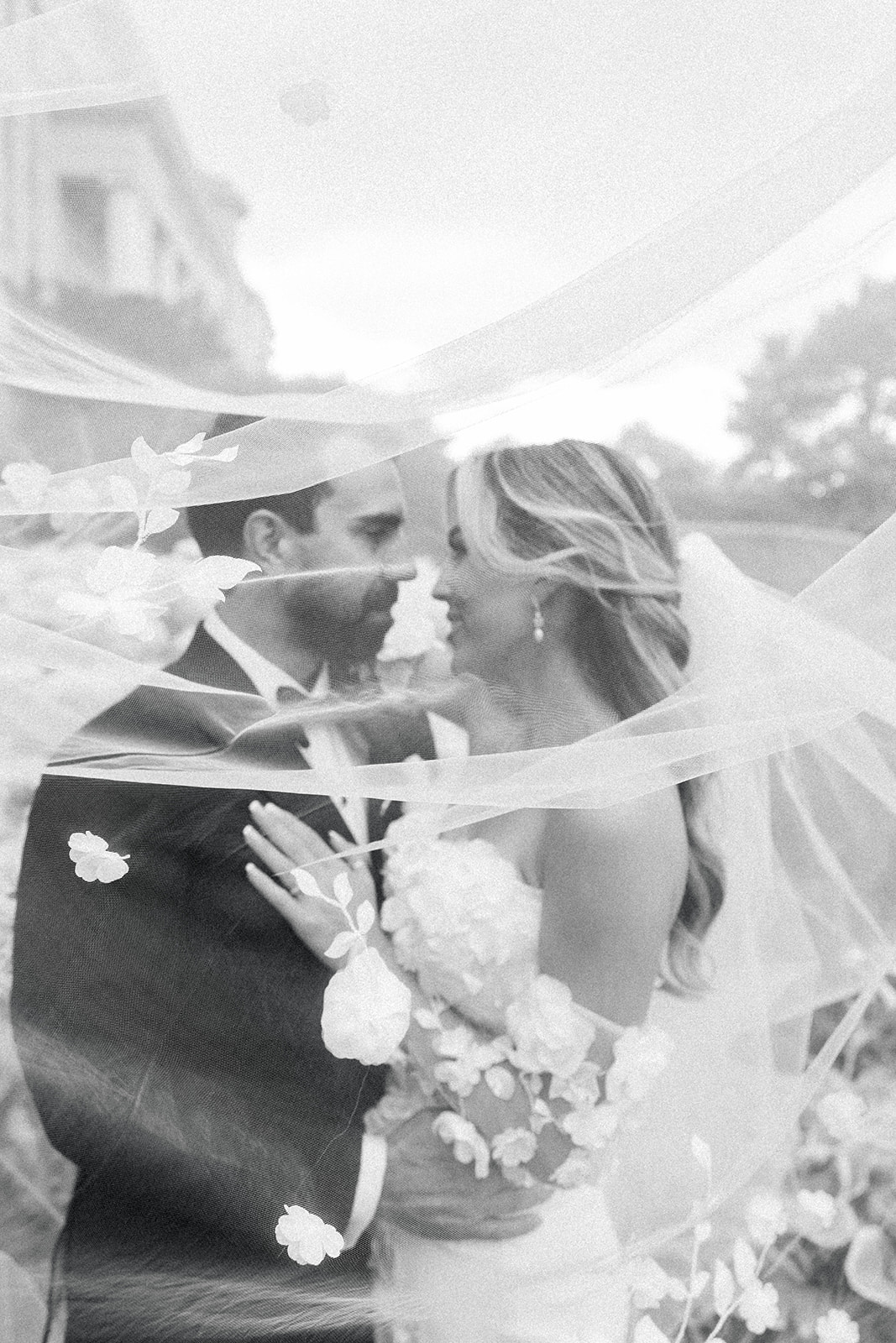Tennessee Wedding with Timeless Color Palette