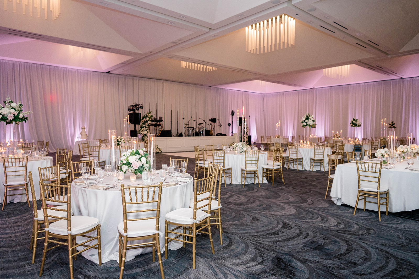 Tennessee Wedding with Timeless Color Palette