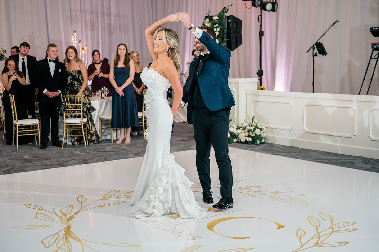 Tennessee Wedding with Timeless Color Palette
