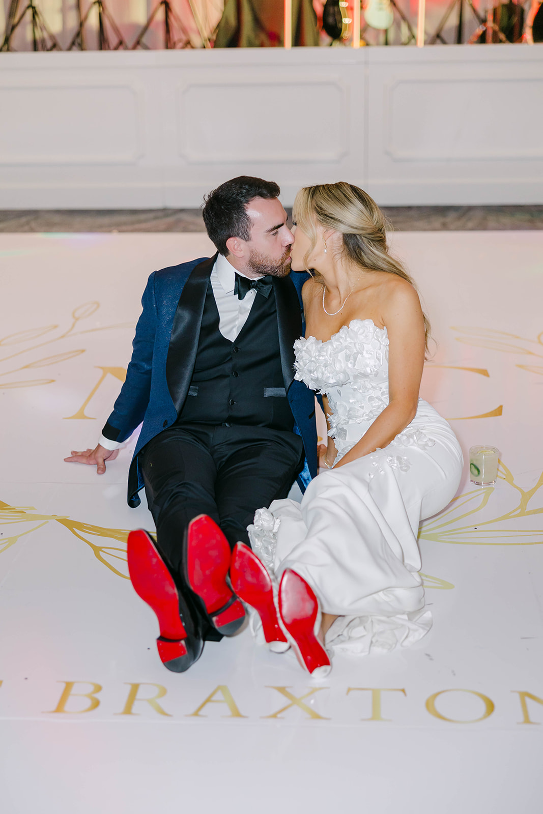 Tennessee Wedding with Timeless Color Palette