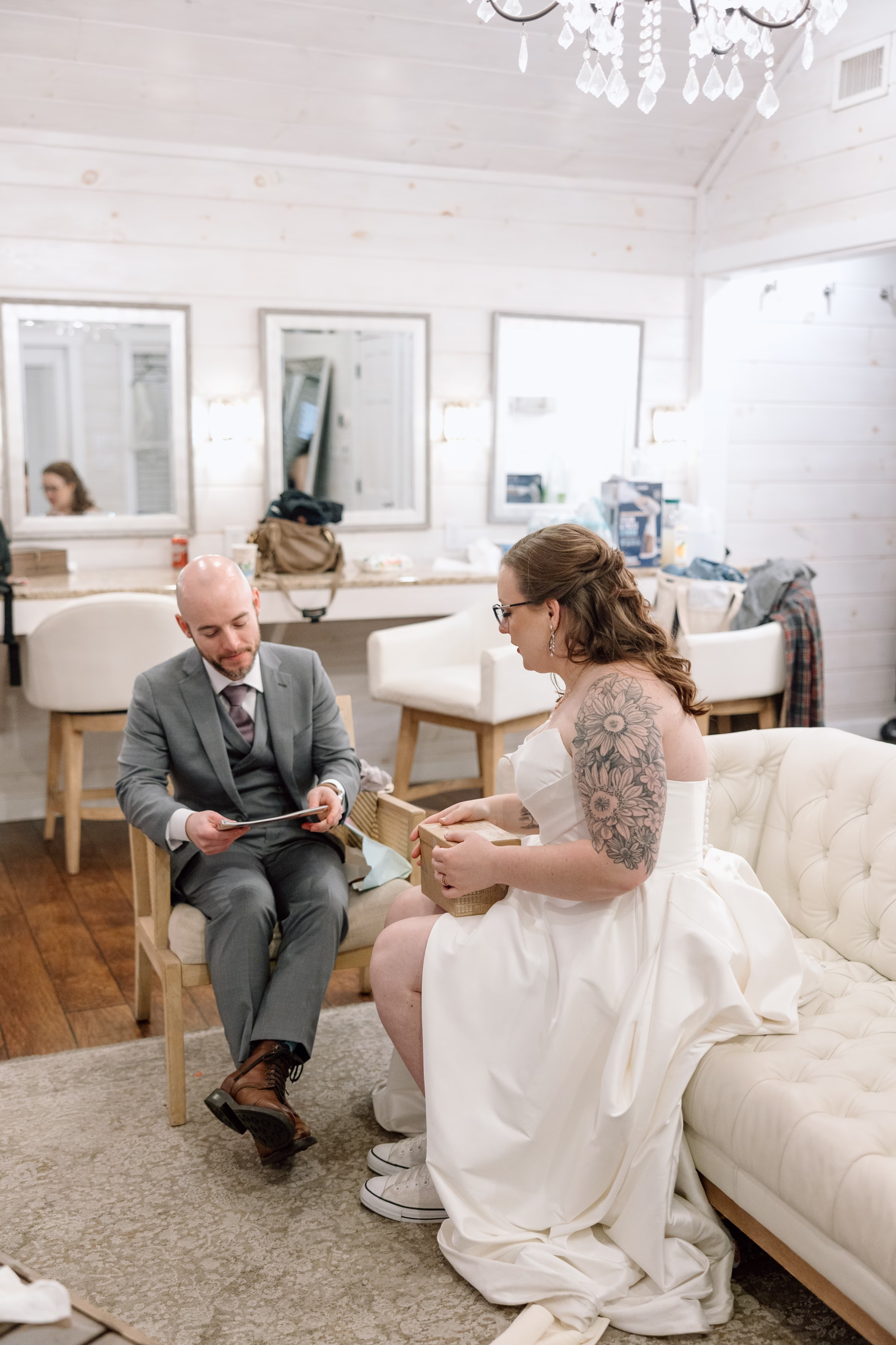 Nashville Wedding with Sunflower Details Hannah Lee Photography