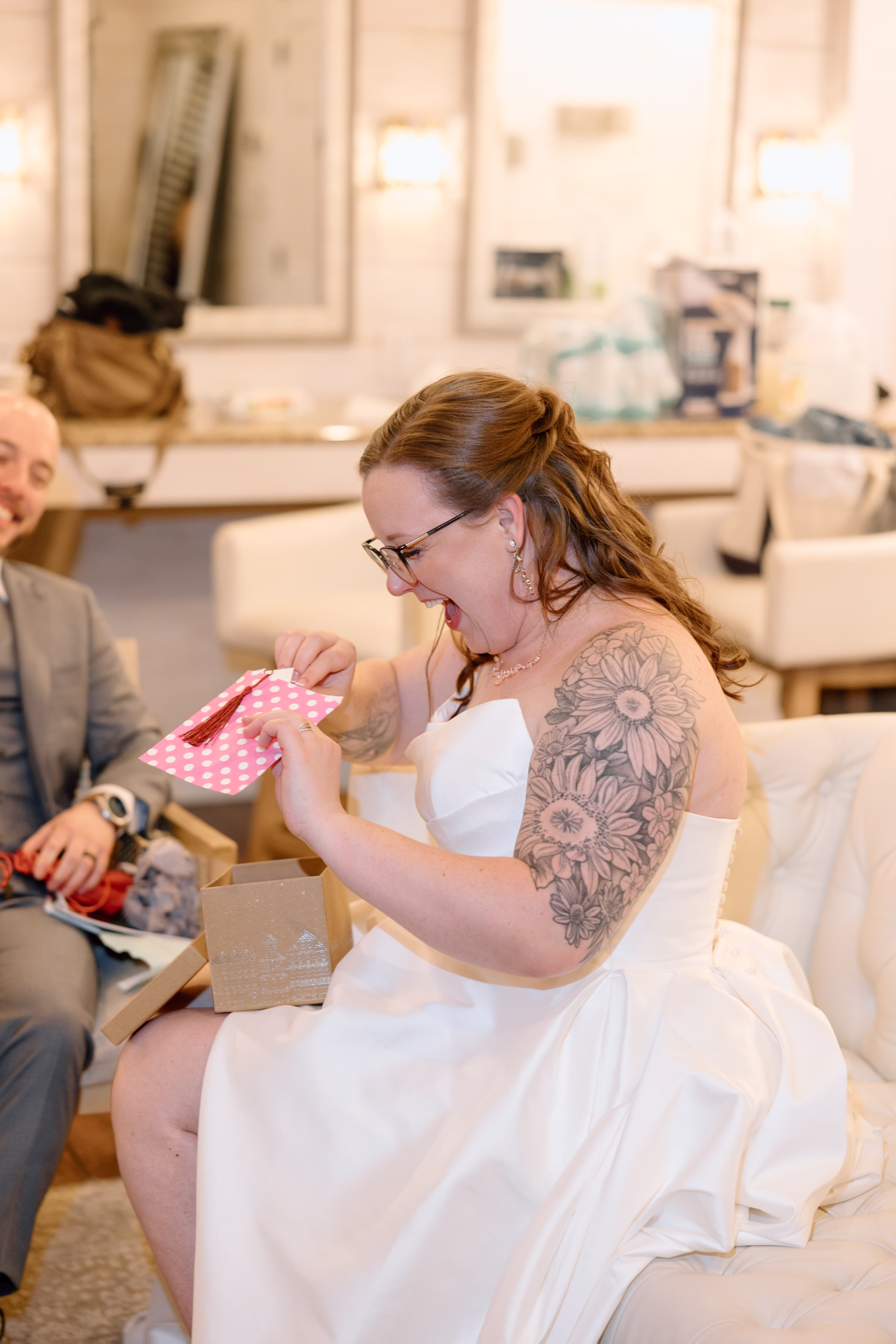 Nashville Wedding with Sunflower Details Hannah Lee Photography