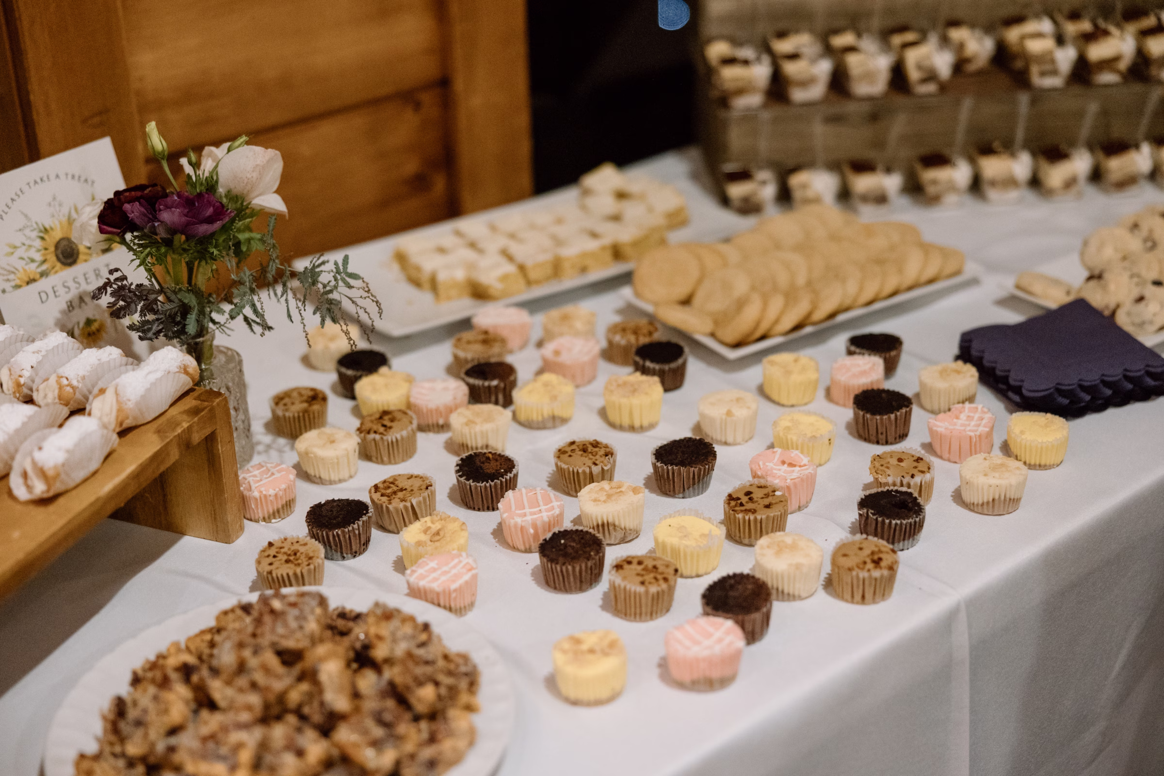 Nashville Wedding with Sunflower Details Hannah Lee Photography