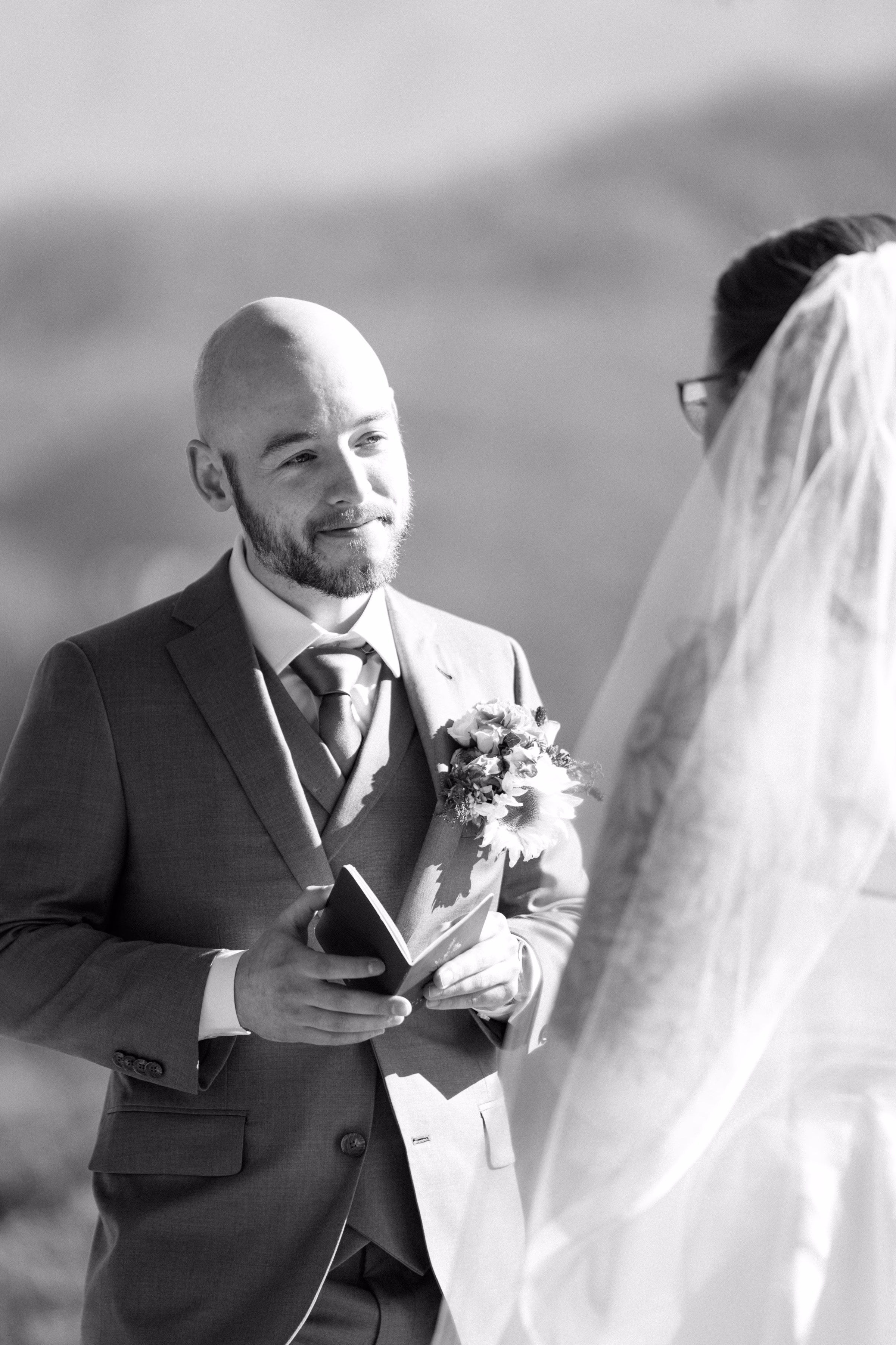 Nashville Wedding with Sunflower Details Hannah Lee Photography`