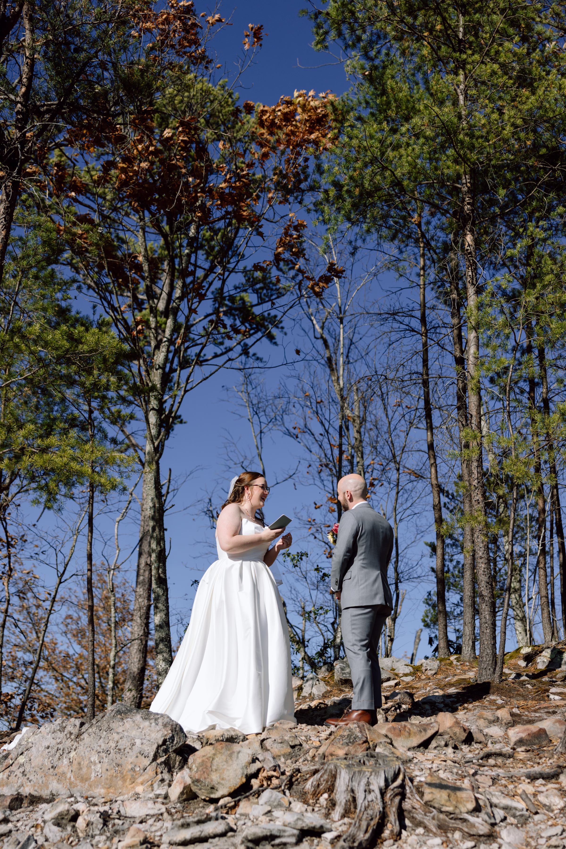 Nashville Wedding with Sunflower Details Hannah Lee Photography`