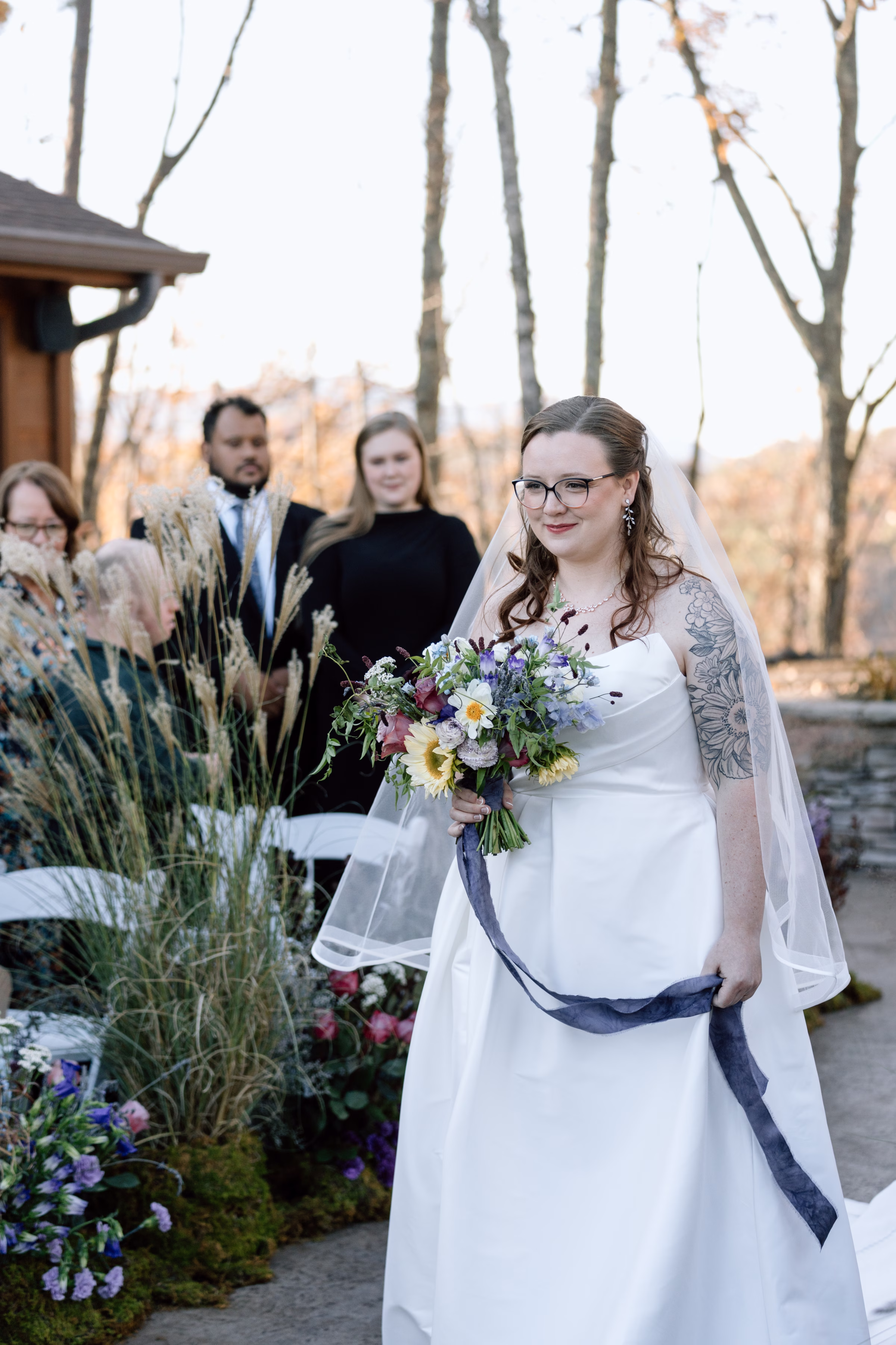 Nashville Wedding with Sunflower Details Hannah Lee Photography
