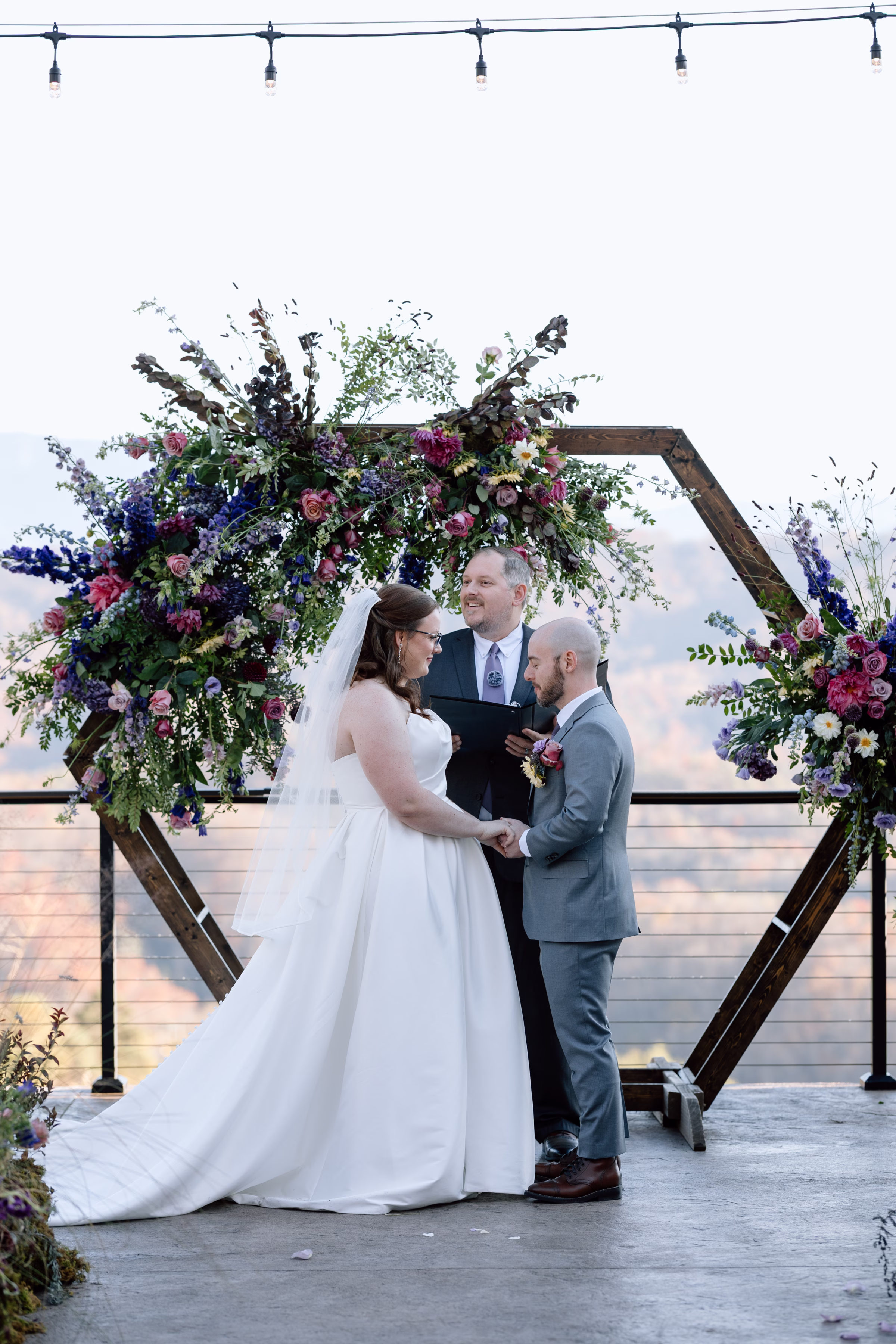 Nashville Wedding with Sunflower Details Hannah Lee Photography