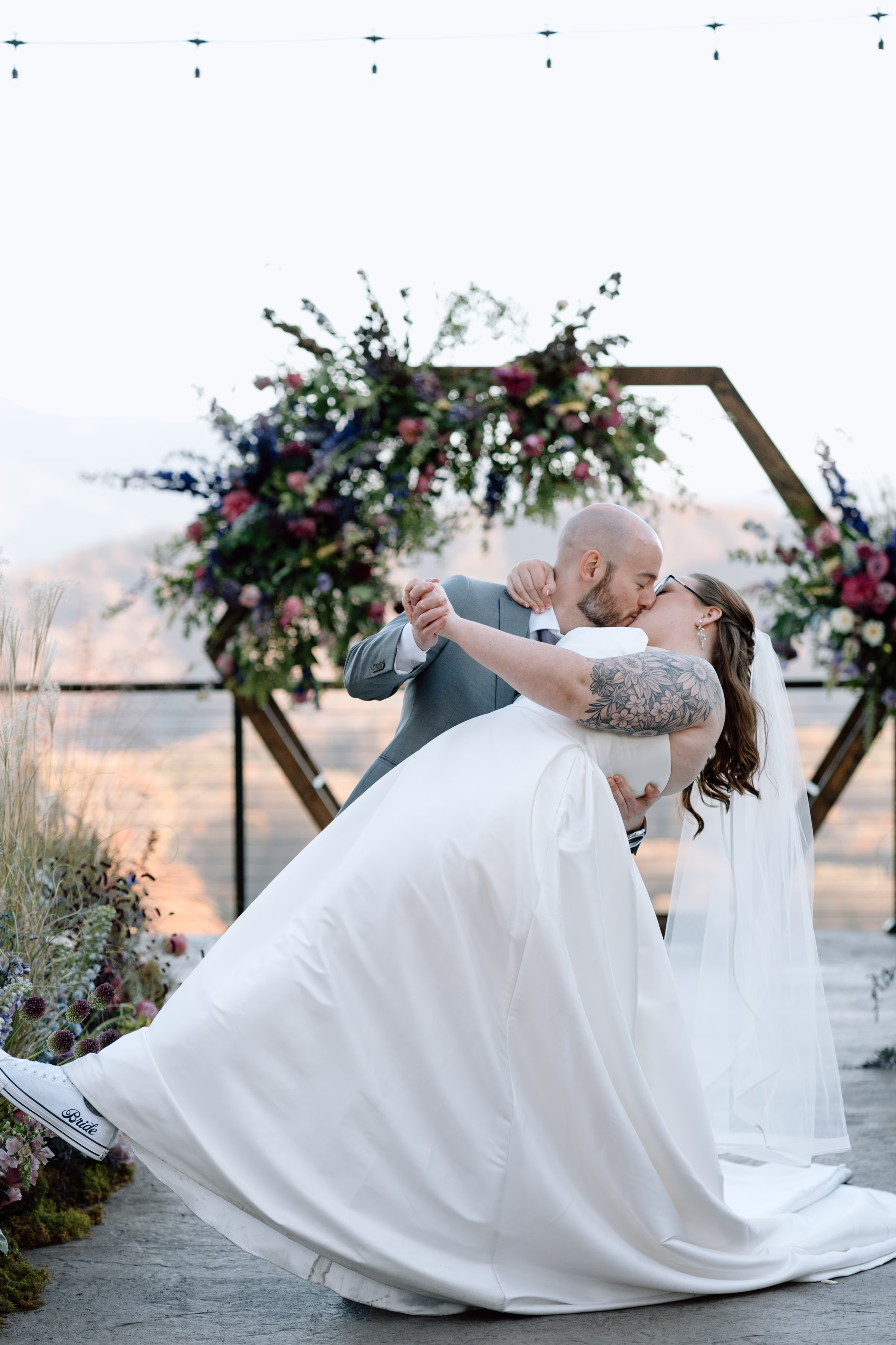 Nashville Wedding with Sunflower Details Hannah Lee Photography