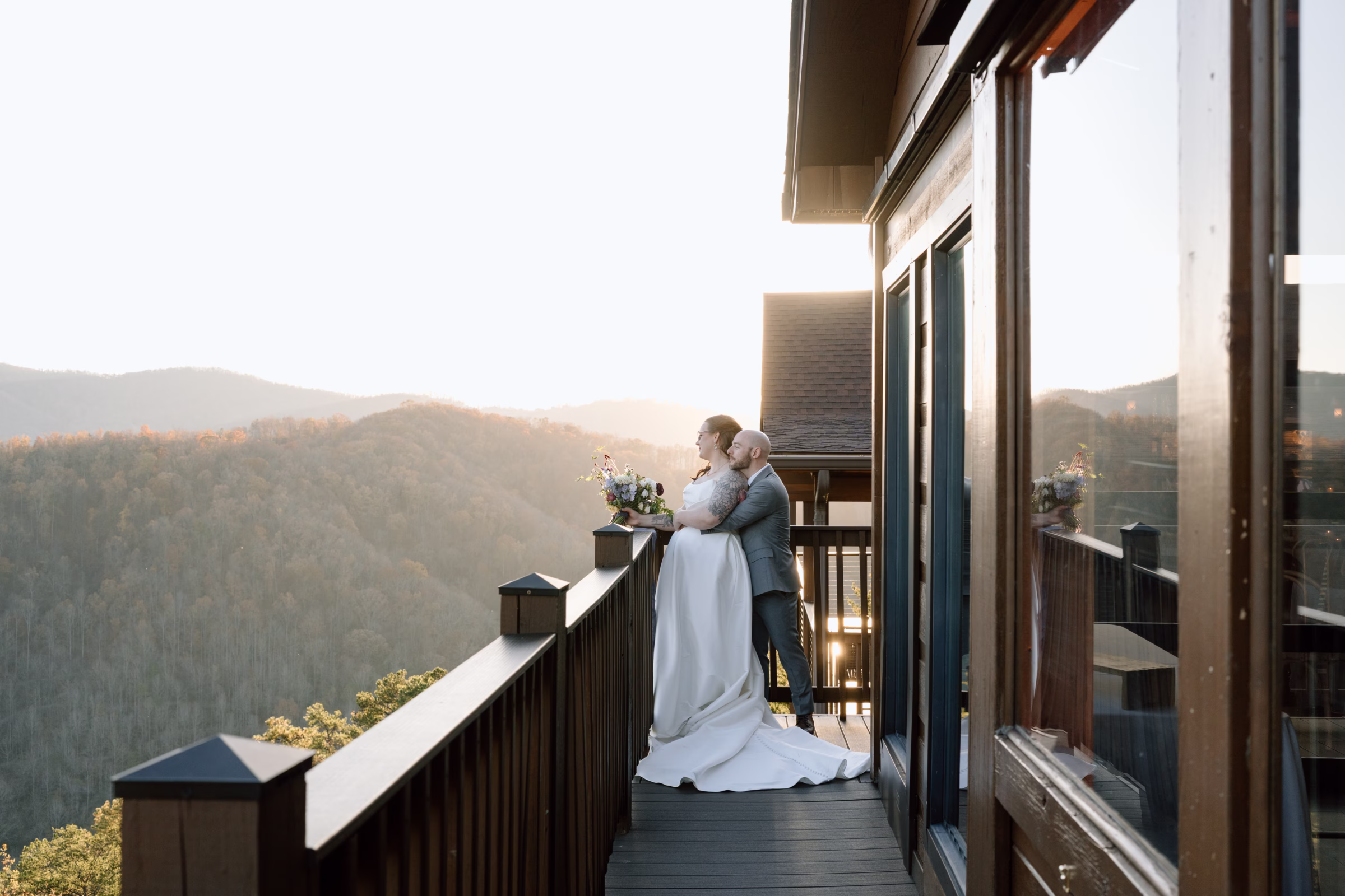 Nashville Wedding with Sunflower Details Hannah Lee Photography