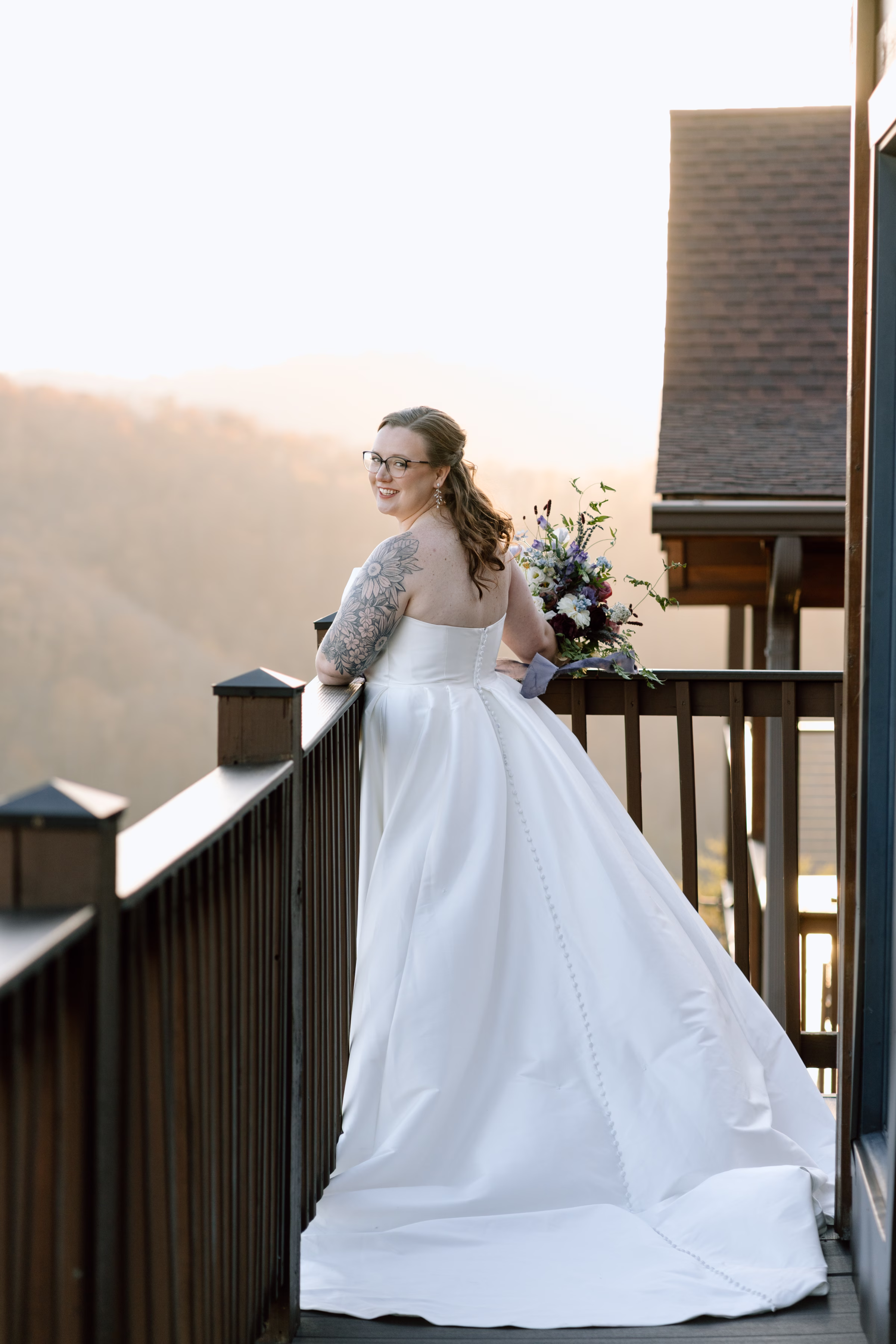 Nashville Wedding with Sunflower Details Hannah Lee Photography