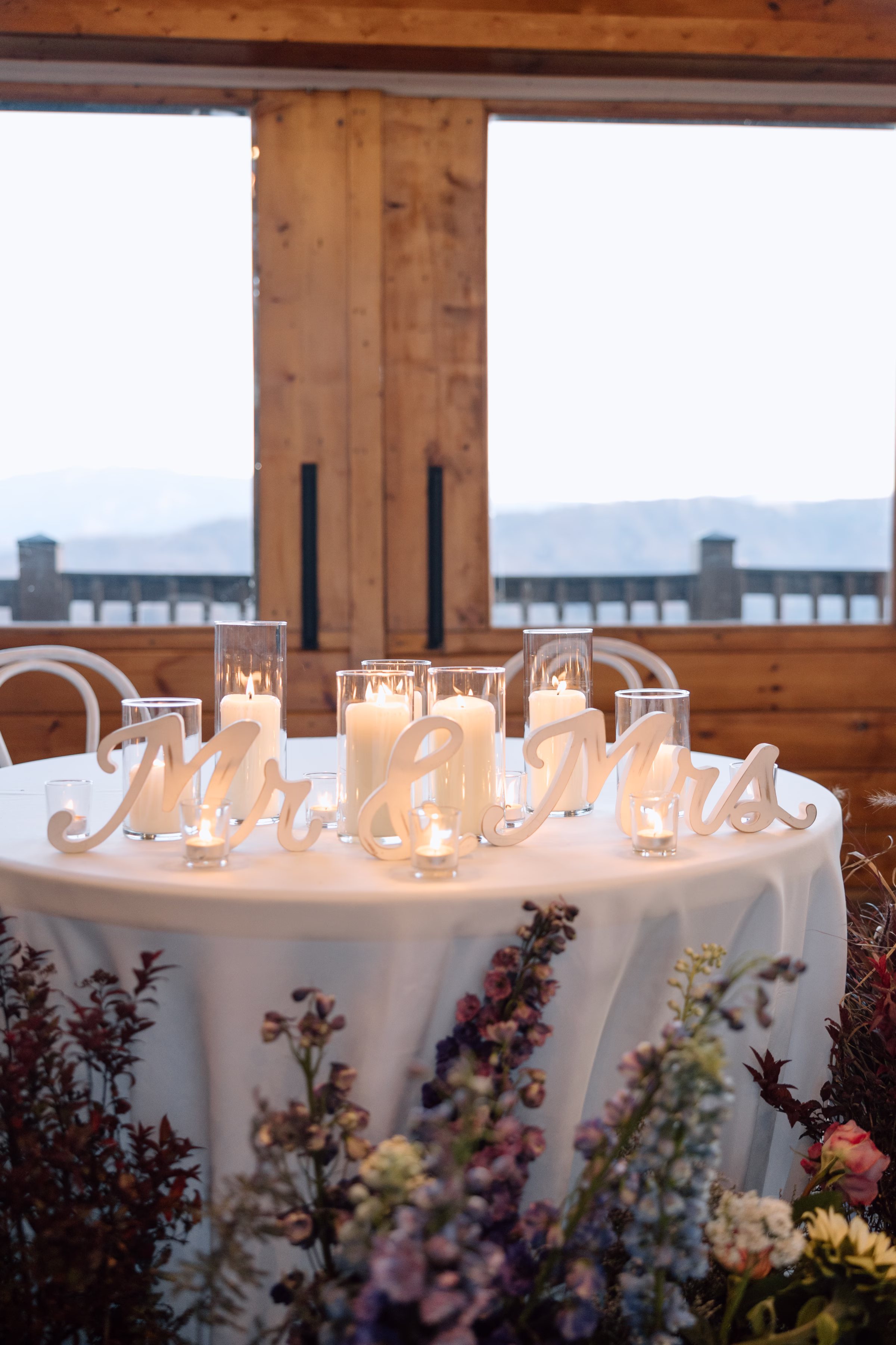 Nashville Wedding with Sunflower Details Hannah Lee Photography
