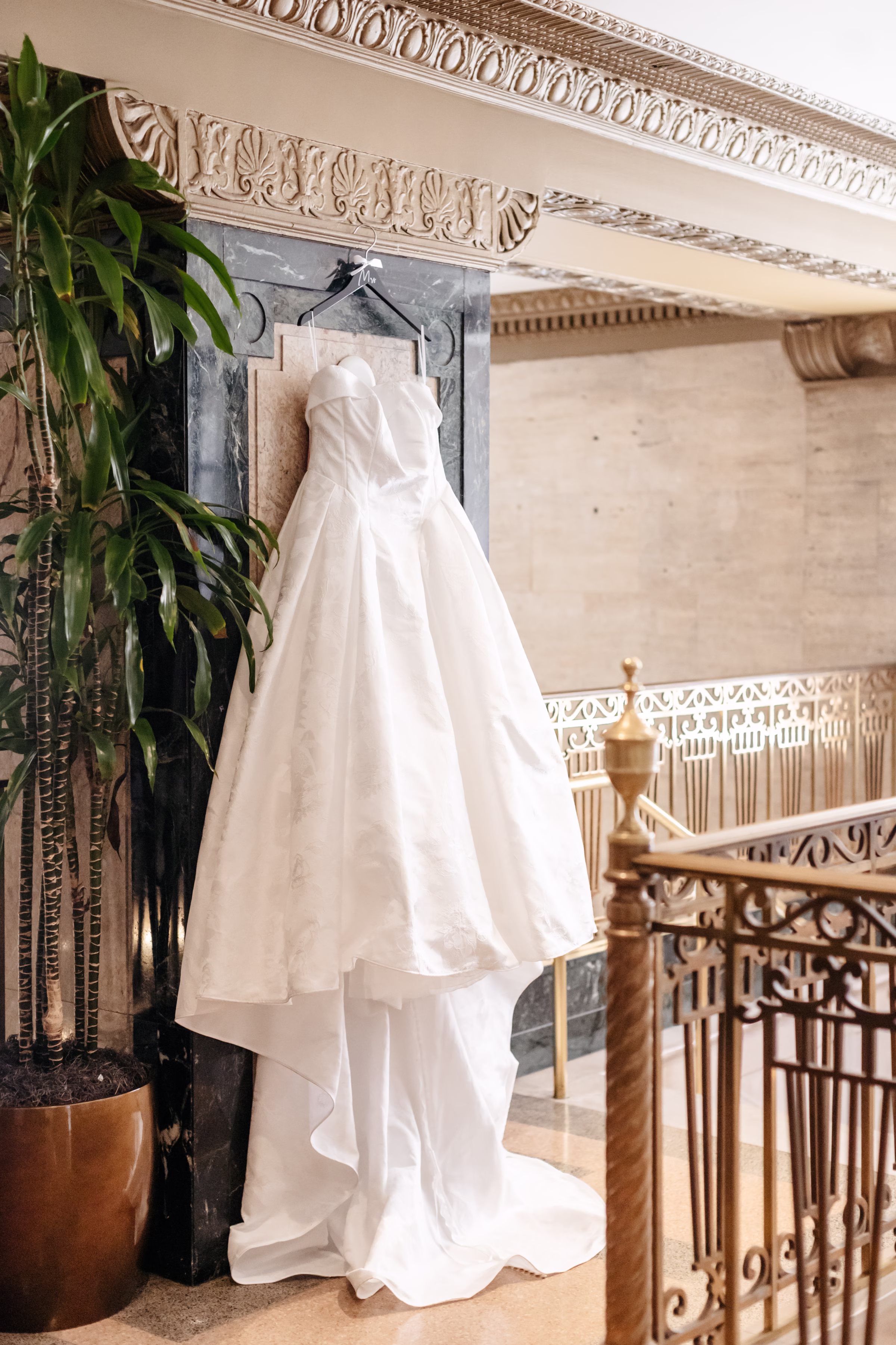 Elegant Black and White Wedding at Noelle Nashville Bride Guide