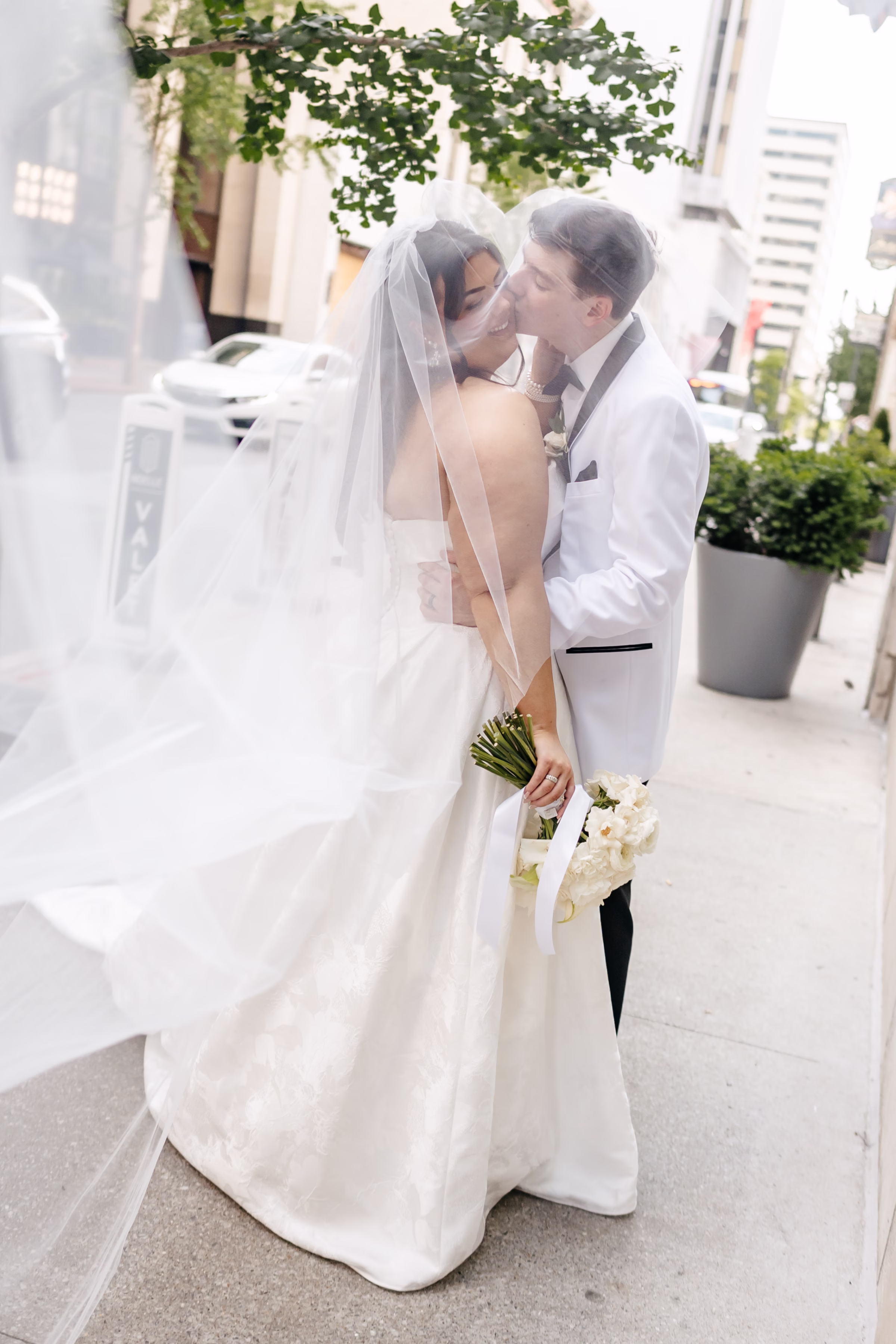 Elegant Black and White Wedding at Noelle Nashville Bride Guide