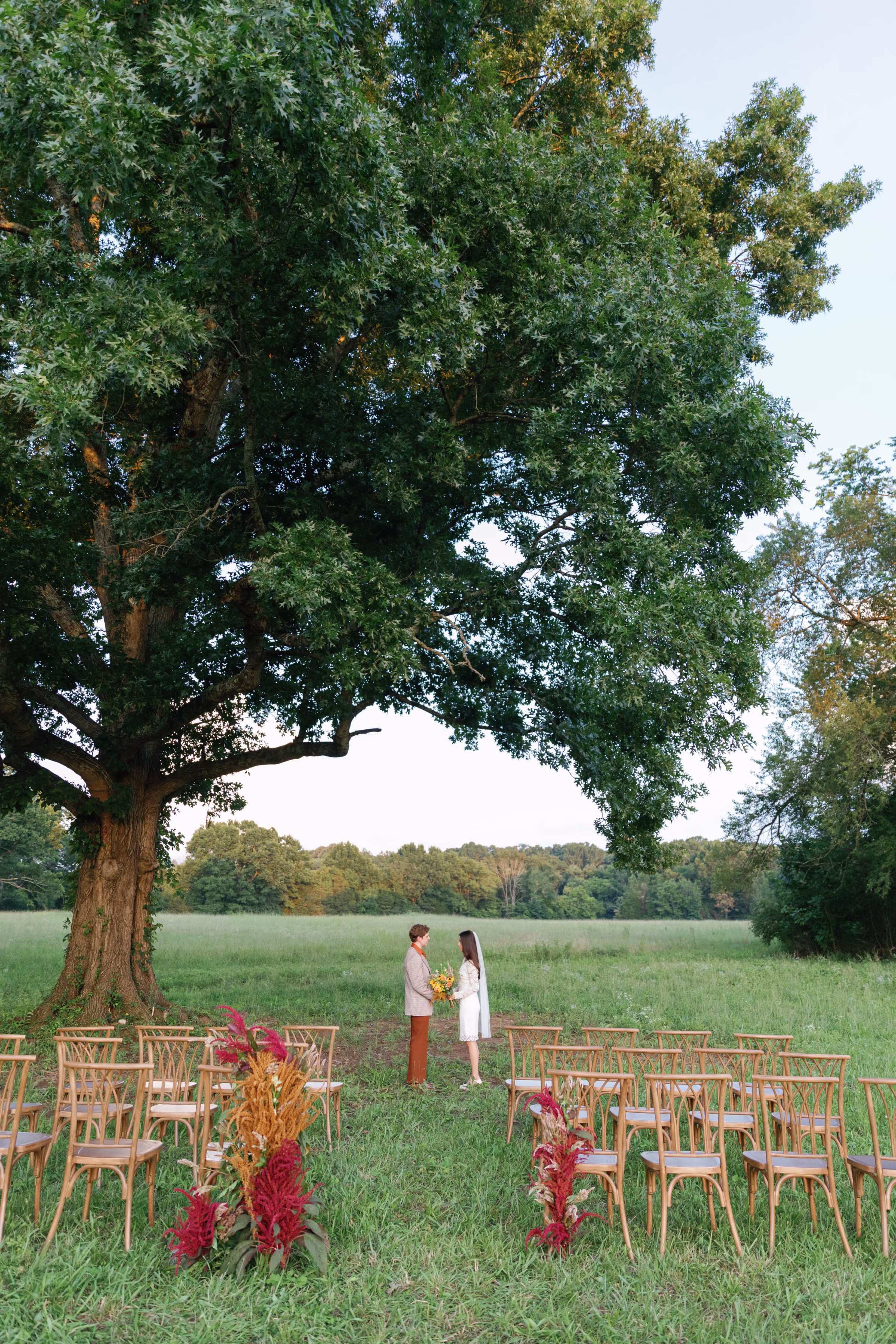 arrington meadows retro wedding inspo ceremony Darien Photography 020 - Retro Inspired Wedding Editorial at Arrington Meadows Arrington Meadows Retro Wedding Inspiration Nashville Bride Guide