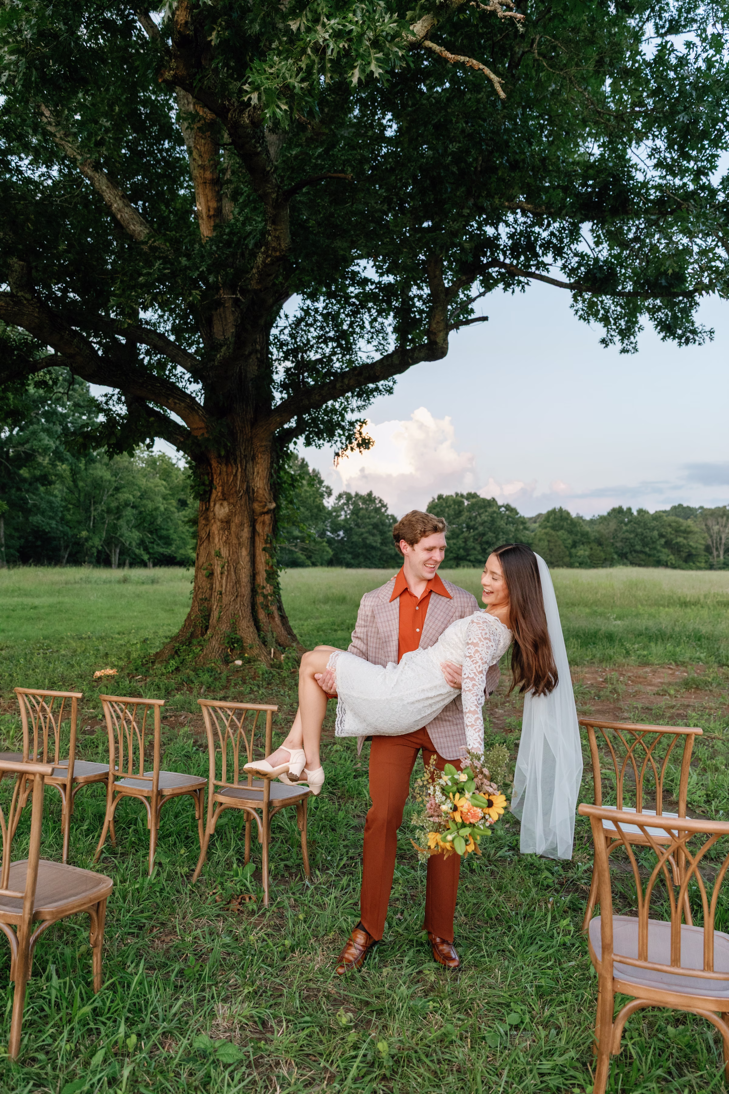 arrington meadows retro wedding inspo ceremony Darien Photography 067 - Retro Inspired Wedding Editorial at Arrington Meadows Arrington Meadows Retro Wedding Inspiration Nashville Bride Guide