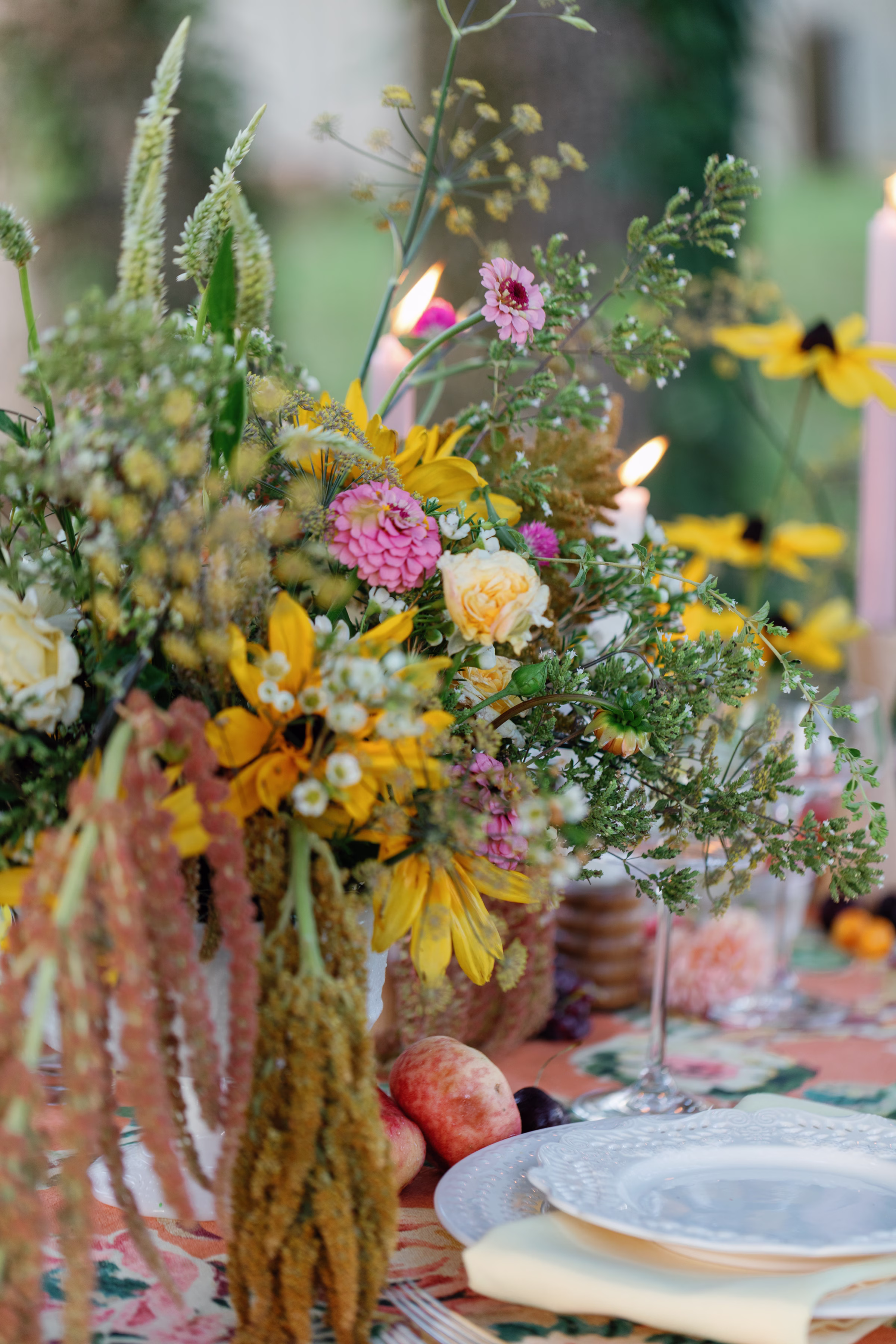 arrington meadows retro wedding inspo florals tablescape Darien Photography 018 - Retro Inspired Wedding Editorial at Arrington Meadows Arrington Meadows Retro Wedding Inspiration Nashville Bride Guide