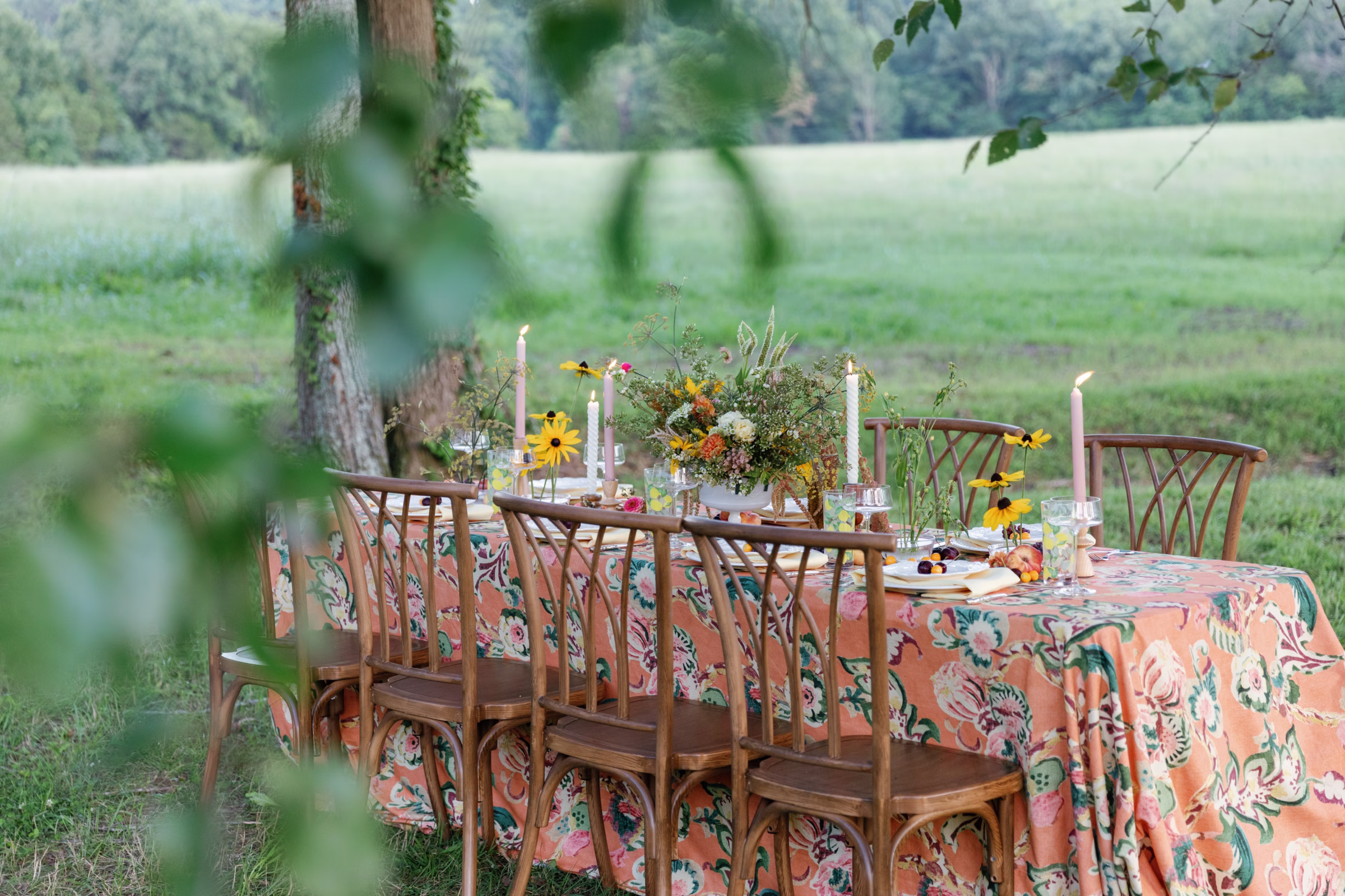 arrington meadows retro wedding inspo florals tablescape Darien Photography 022 - Retro Inspired Wedding Editorial at Arrington Meadows Arrington Meadows Retro Wedding Inspiration Nashville Bride Guide