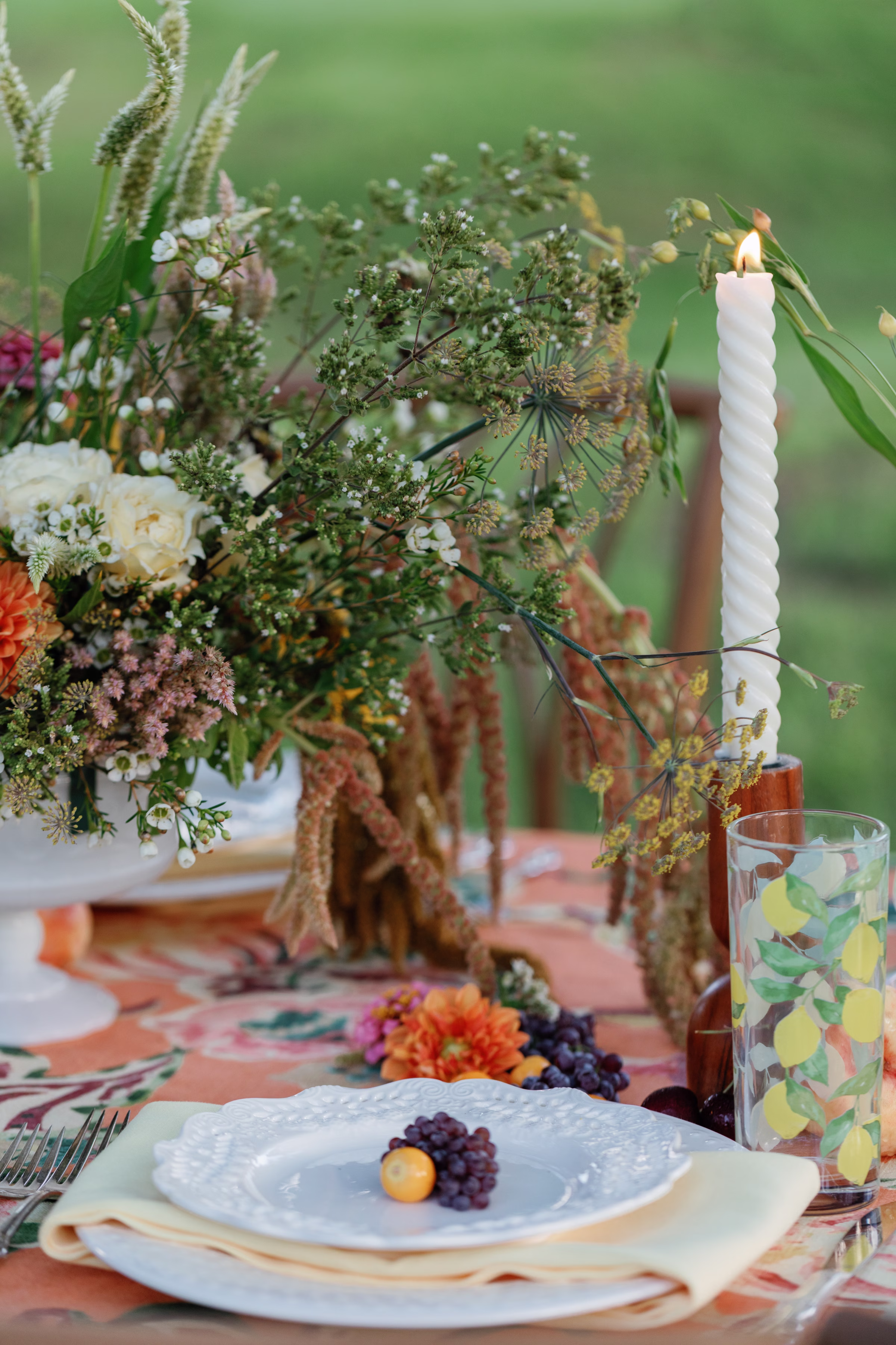 arrington meadows retro wedding inspo florals tablescape Darien Photography 046 - Retro Inspired Wedding Editorial at Arrington Meadows Arrington Meadows Retro Wedding Inspiration Nashville Bride Guide