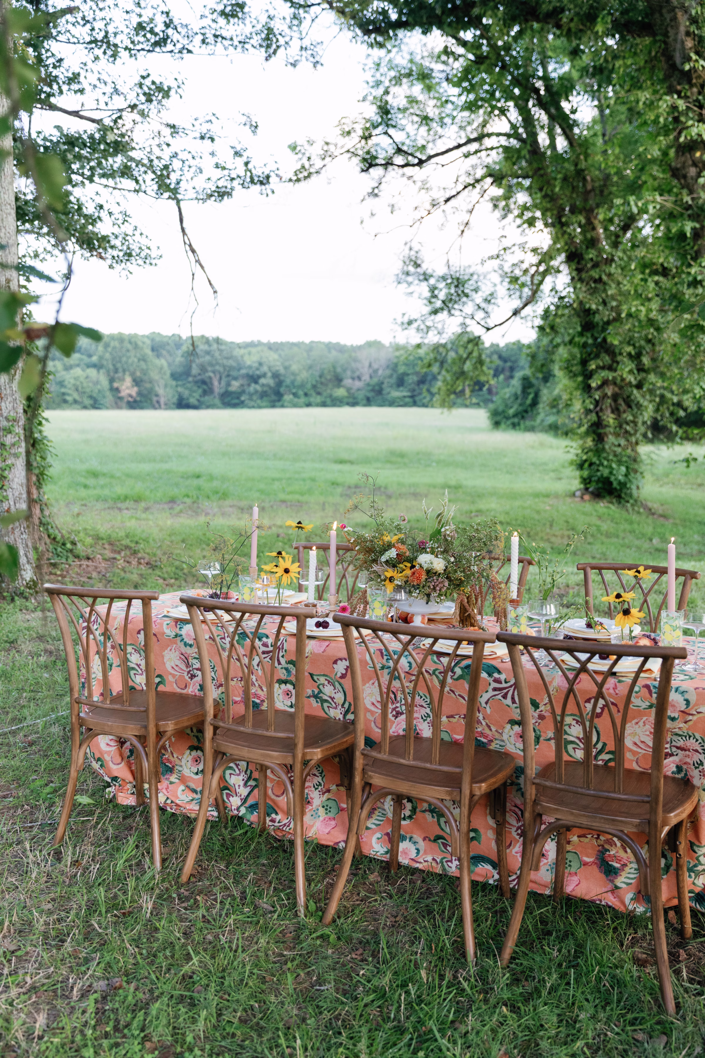 arrington meadows retro wedding inspo florals tablescape Darien Photography 056 - Retro Inspired Wedding Editorial at Arrington Meadows Arrington Meadows Retro Wedding Inspiration Nashville Bride Guide