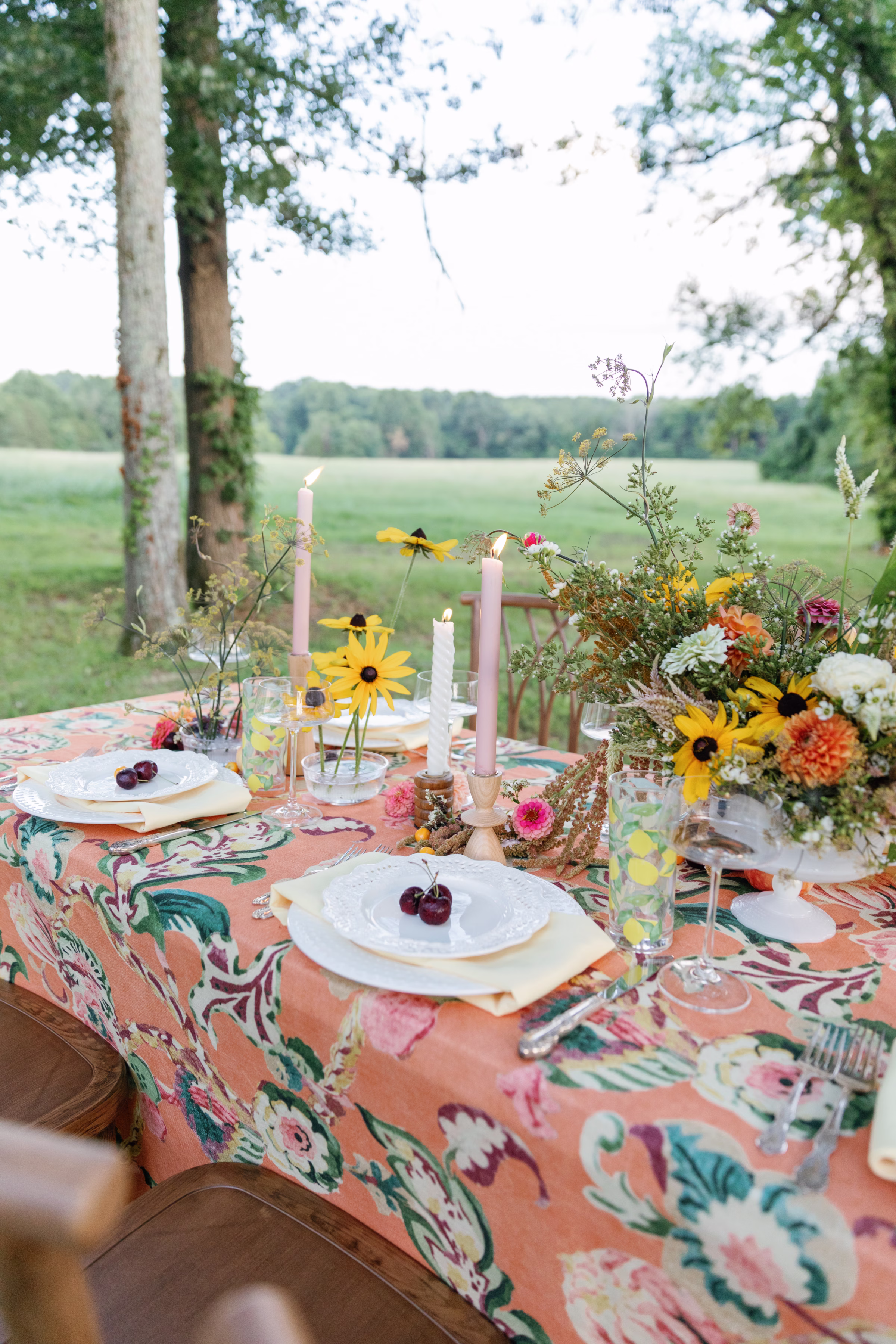 arrington meadows retro wedding inspo florals tablescape Darien Photography 063 - Retro Inspired Wedding Editorial at Arrington Meadows Arrington Meadows Retro Wedding Inspiration Nashville Bride Guide