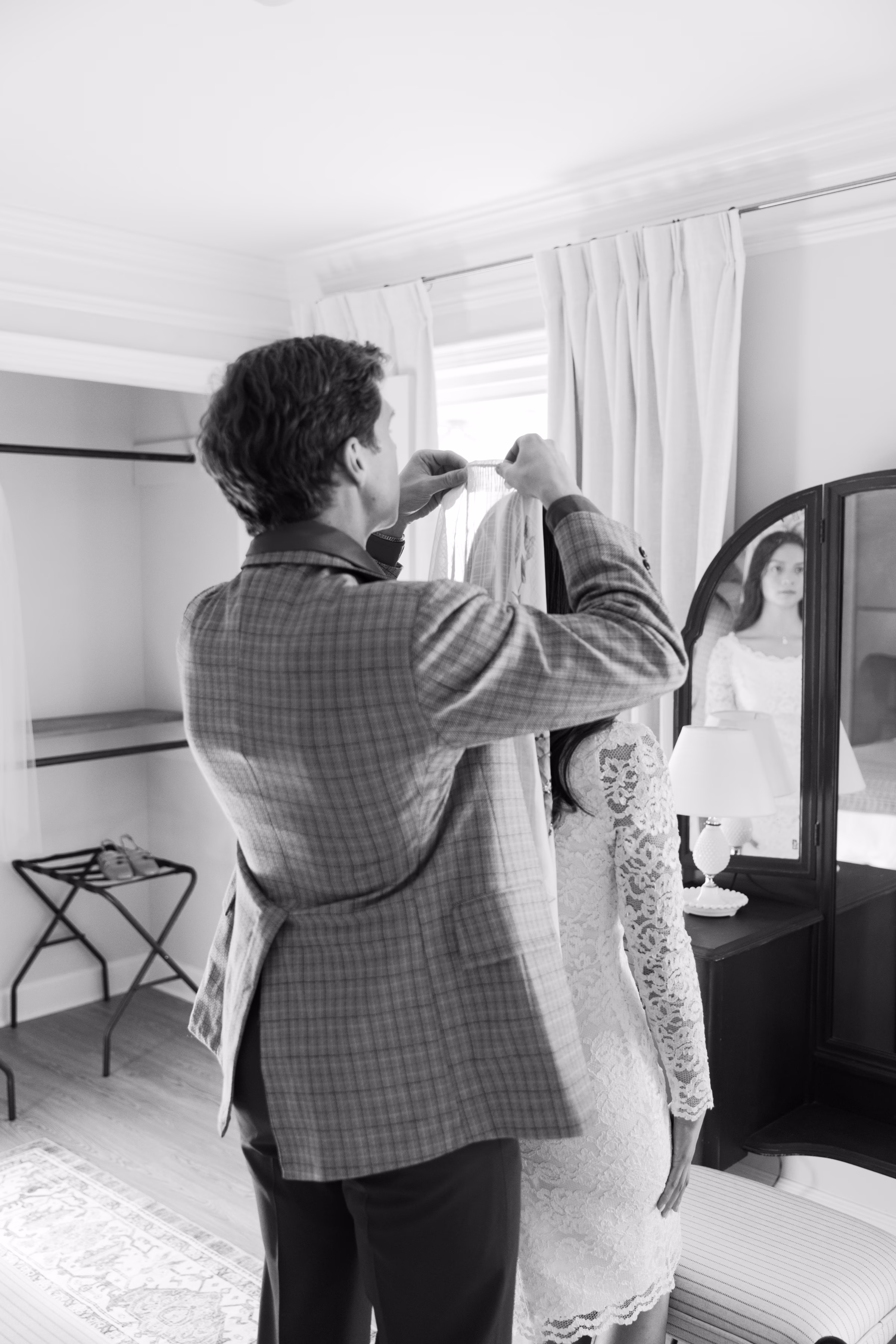 arrington meadows retro wedding inspo gettting ready Darien Photography 045 - Retro Inspired Wedding Editorial at Arrington Meadows Arrington Meadows Retro Wedding Inspiration Nashville Bride Guide