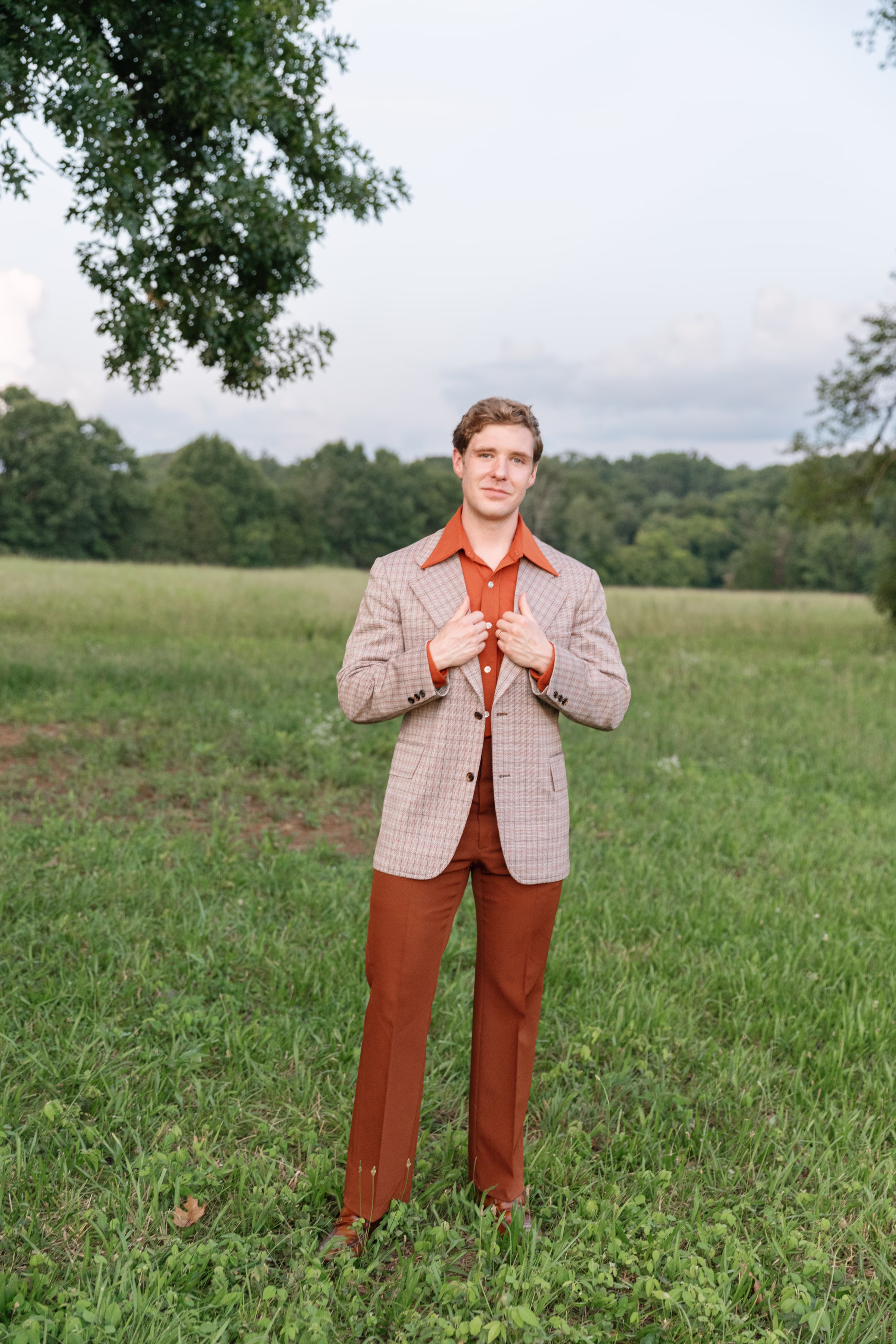 arrington meadows retro wedding inspo newlyweds Darien Photography 072 - Retro Inspired Wedding Editorial at Arrington Meadows Arrington Meadows Retro Wedding Inspiration Nashville Bride Guide