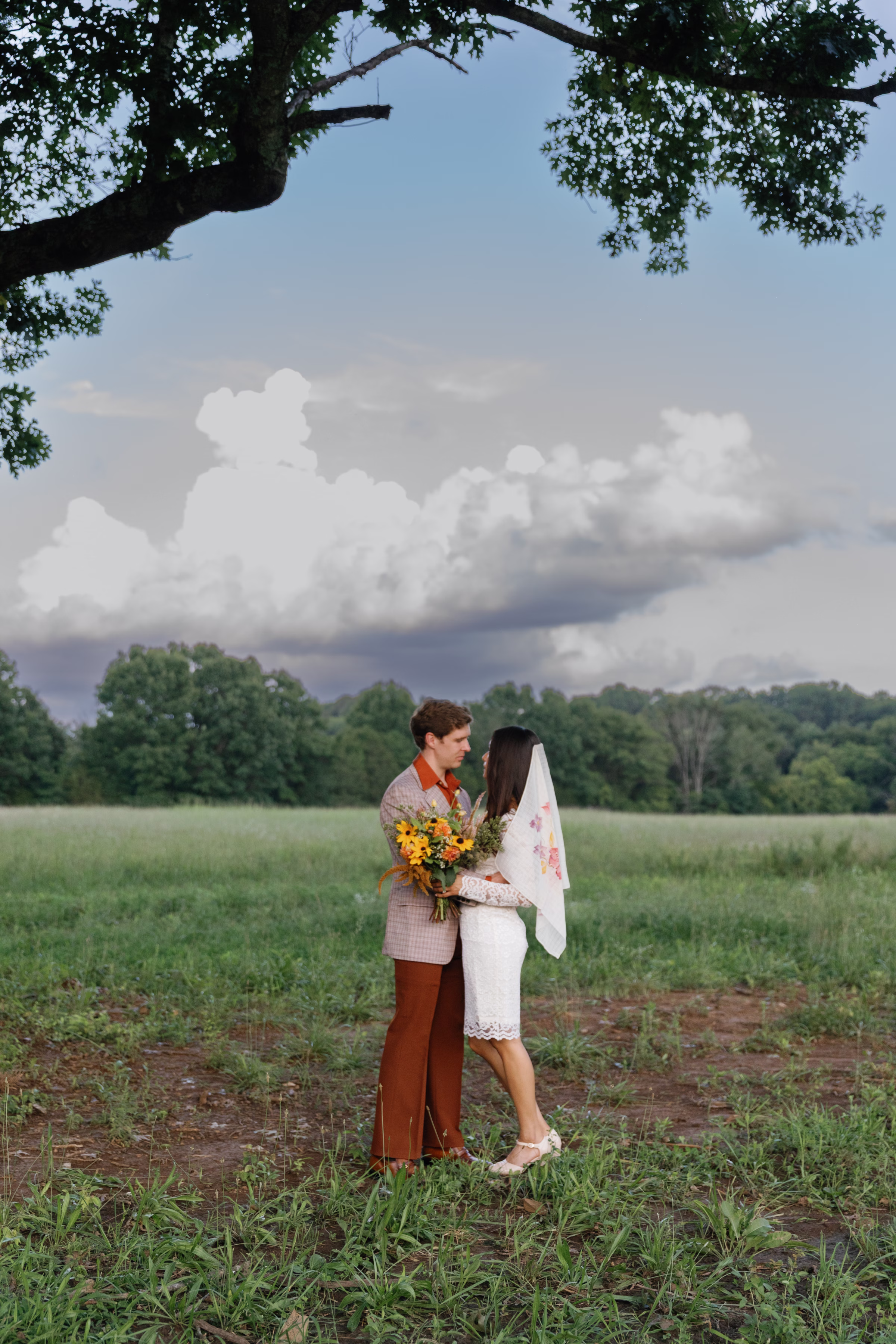 arrington meadows retro wedding inspo portraits Darien Photography 053 - Retro Inspired Wedding Editorial at Arrington Meadows Arrington Meadows Retro Wedding Inspiration Nashville Bride Guide